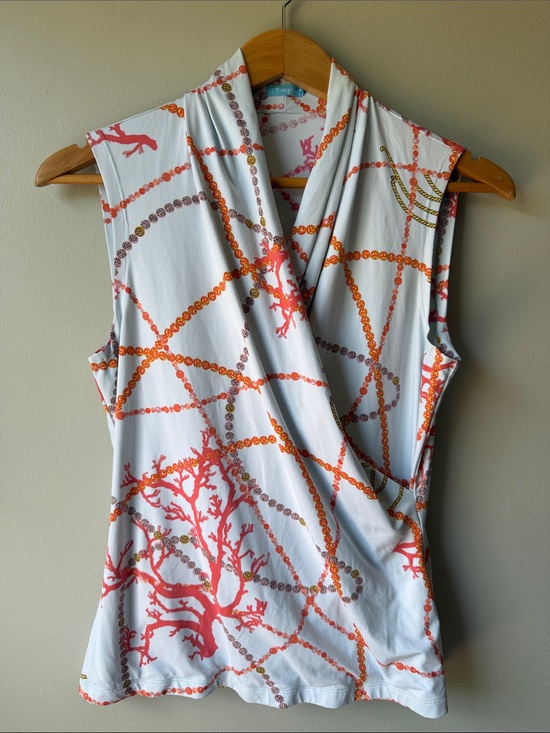 J. McLaughlin Tops - J. McLaughlin light blue Tank with Coral & Orange Chain Motif size M